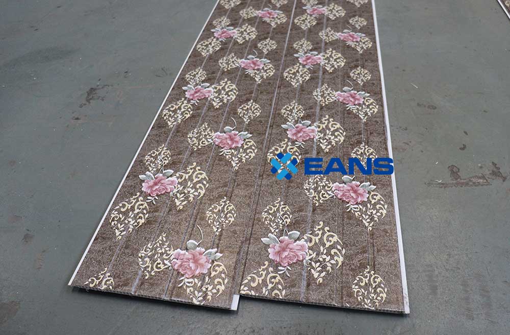 Машина для ламинирования стеновых панелей из ПВХ