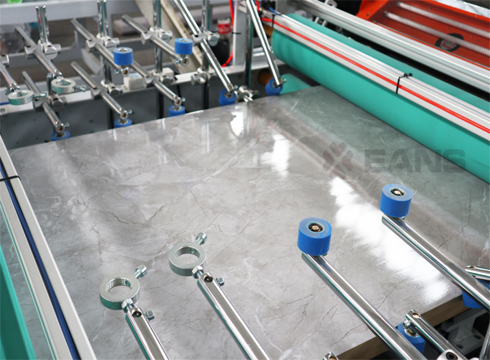 машина для ламинирования пенопласта ПВХ