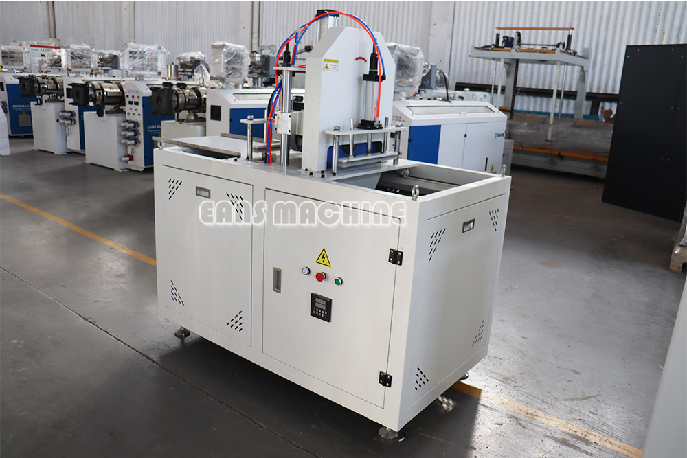 Машина для изготовления стеновых панелей из ПВХ