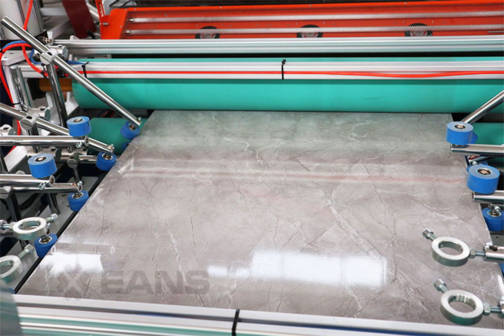 машина для ламинирования дверей WPC