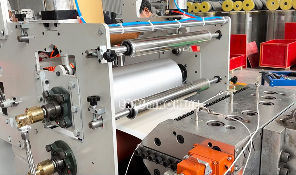 Машина для изготовления софитов из ПВХ