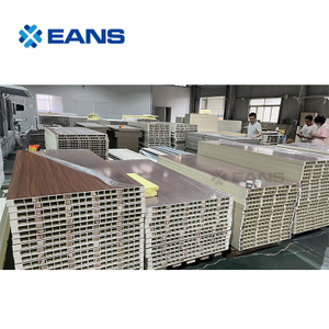 Машина для изготовления дверей из композитного материала WPC