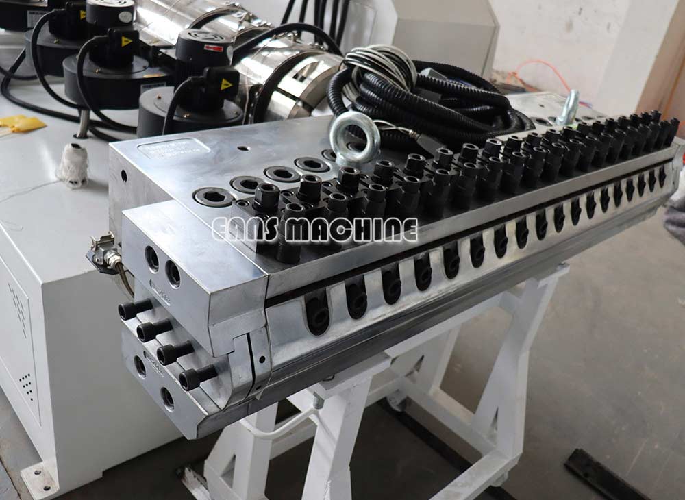 Машина для изготовления мраморных листов из ПВХ