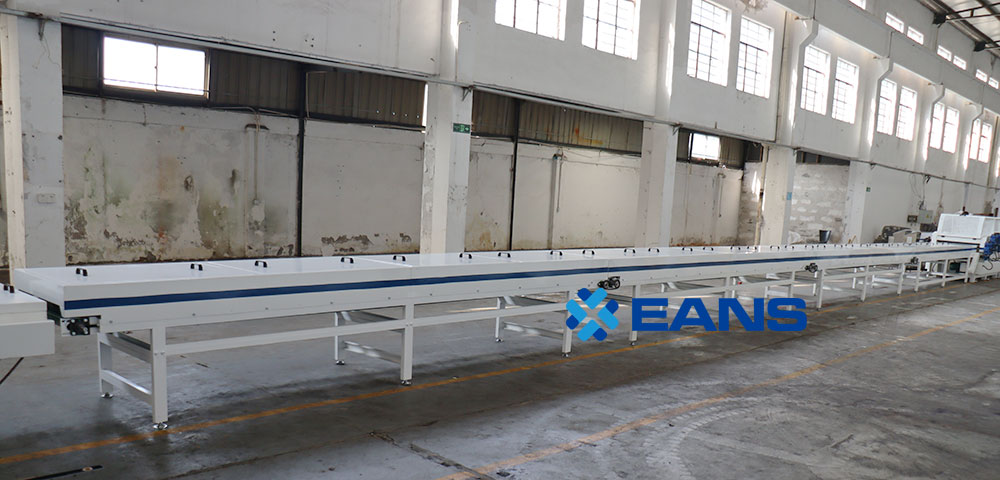 линия УФ-покрытия